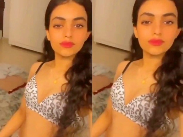 Pakistani sex selfie girl small boobs exposed