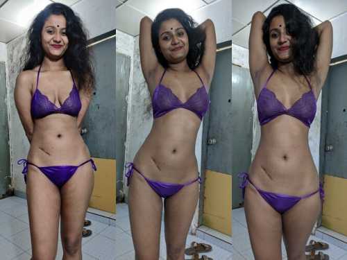 Desi Bhabhi Showing n Fingering 3 clips