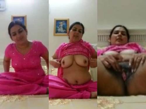 Pink Dress Mature Punjabi Bhabhi showing boobs and pussy to lover