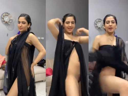 Desi Girl Beautiful Bhabi Dancing With Hairy Pussy