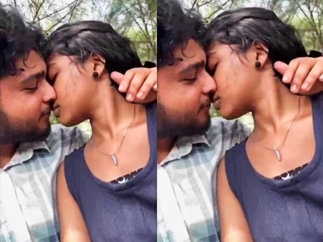 Mallu Girl Outdoor Kiss and Ridding