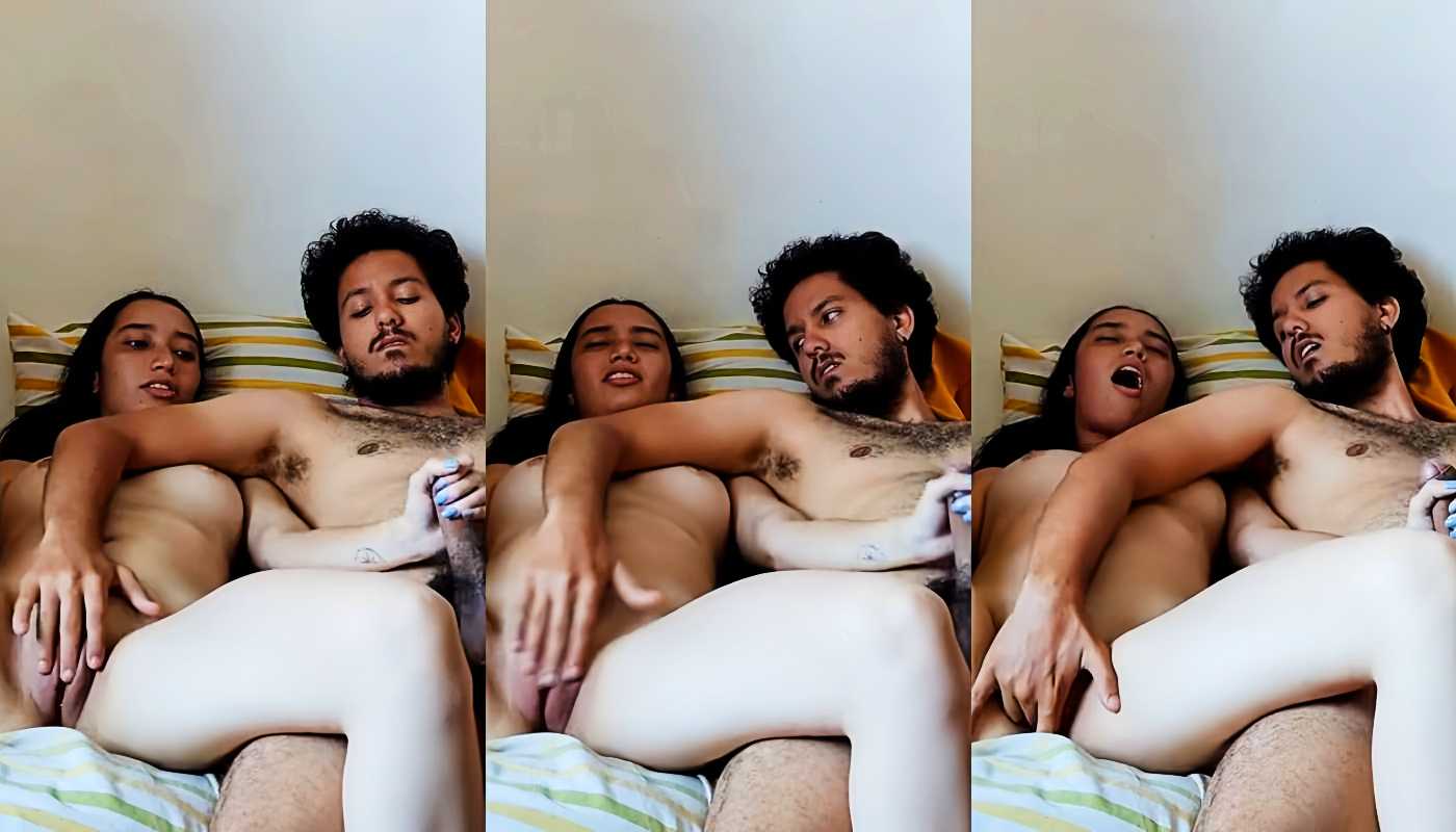 Horny Boyfriend Giving Full nude Pussy Rubbing and GF Giving Handjob to Lover DesiFile Sex Video