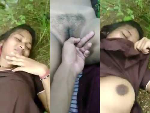 Telugu girlfriend outdoor-jungal pussy fingering by lover