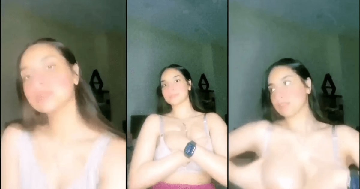 Kashmiri big boobs cute girlfriend Reveals Her Boobs on camera