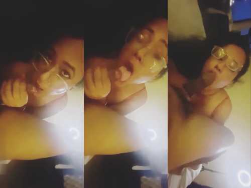 Bengali Chasmis girl licking and sucking bf small dick